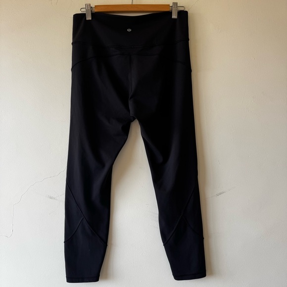 Lululemon in movement tights 25” black - Picture 5 of 7